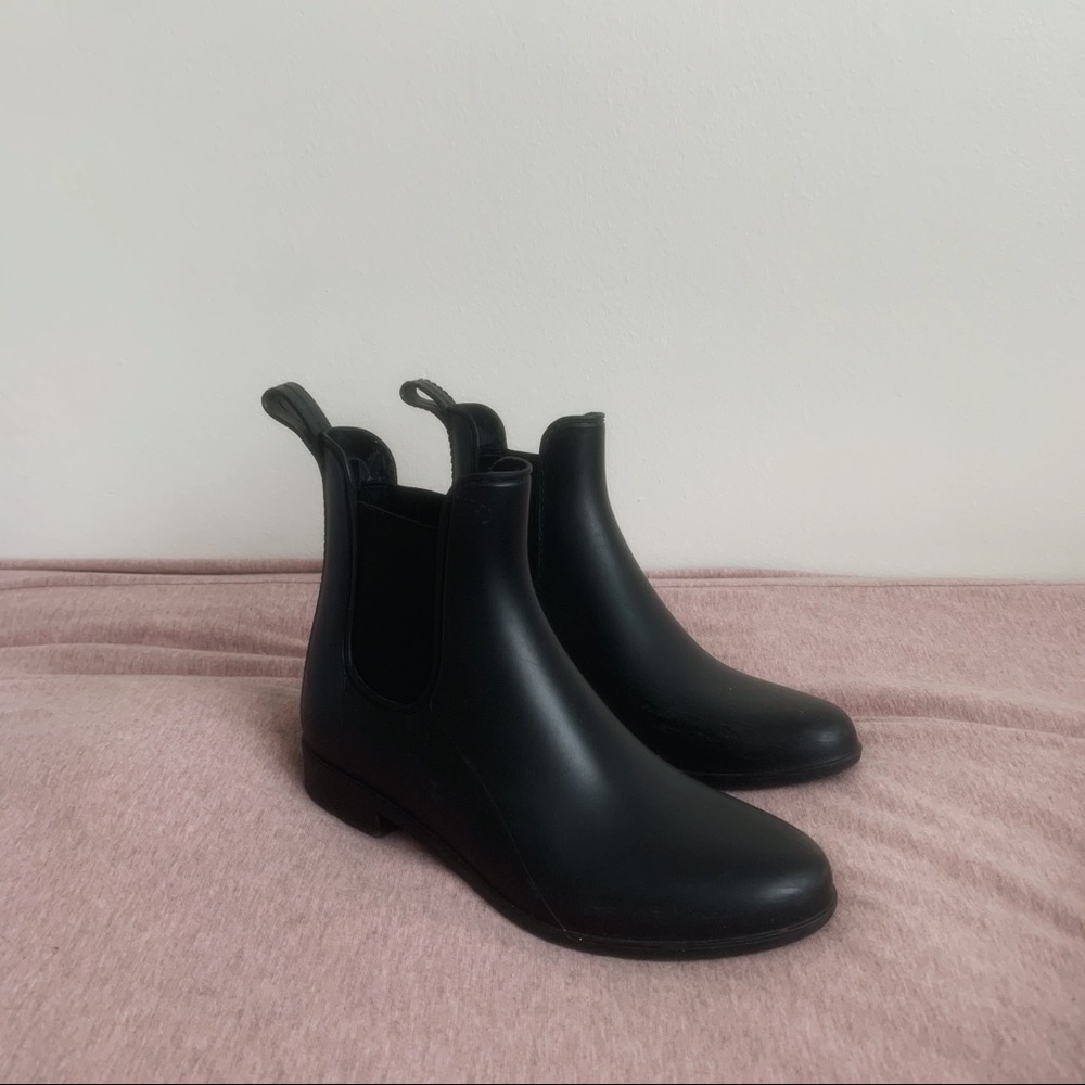 black booties